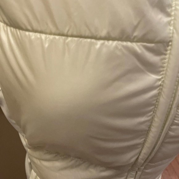 FABLETICS Elliot Packable Puffer Vest in LUMINOUS size SMALL - GENTLY USED - Picture 3 of 13